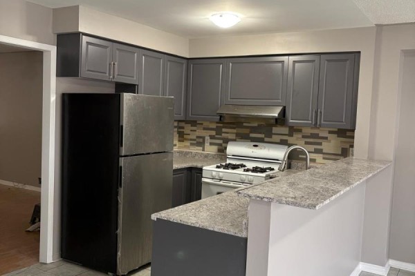 Eating area - 29 Needlewood Avenue, Brampton, ON L6R2N3 Photo 3