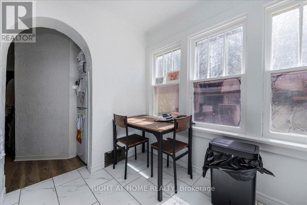 Living room - 29 Peel Street, Barrie, ON L4M3K9 Photo 3