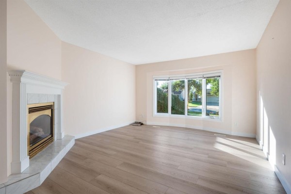Bedroom - 29 Riverstone Road, Winnipeg, MB R2V4B3 Photo 5