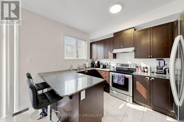 Primary Bedroom - 29 Rockbrook Trail, Brampton, ON L7A4H8 Photo 5