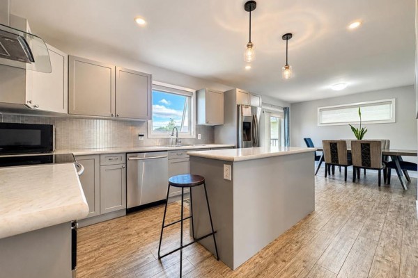 Kitchen - 29 Tallgrass Lane Nw, Altona, MB R0G0B1 Photo 4