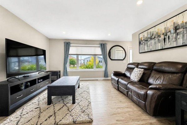 Foyer - 29 Tallgrass Lane Nw, Altona, MB R0G0B1 Photo 5