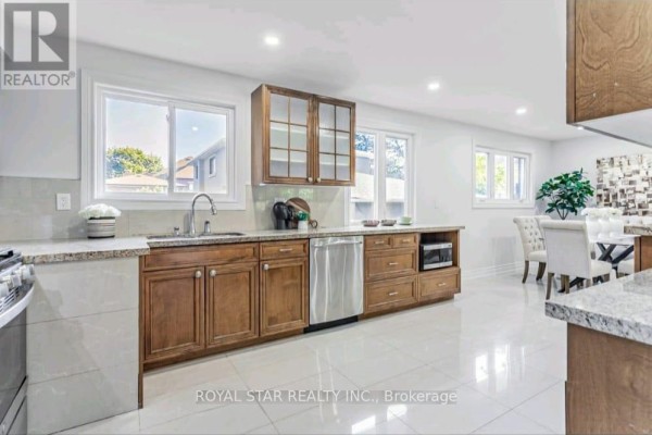 Dining room - 29 Westwood Lane, Richmond Hill, ON L4C6X4 Photo 4