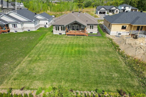 Family room - 29 Whitetail Avenue, South Stormont, ON K0C1P0 Photo 4