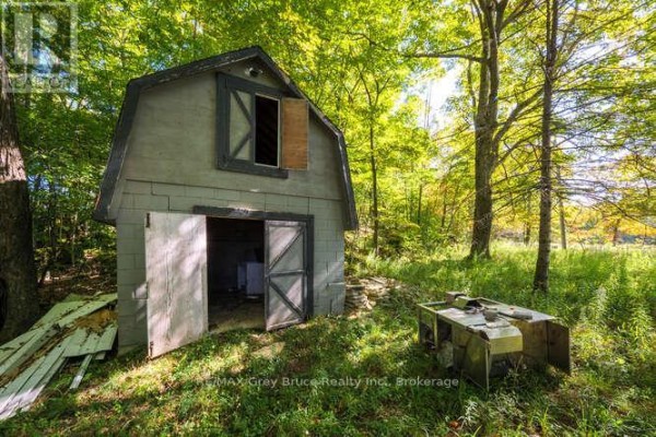 290 Clarke's Road, Northern Bruce Peninsula, ON N0H1W0 Photo 4