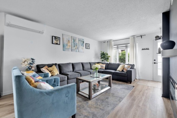 Living room - 290 Rue De La Galère, Gatineau, QC J8P0E9 Photo 4