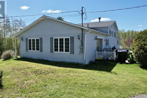 Living room - 2901 Wyvern Road, River Philip, NS B0M1R0 Photo 3