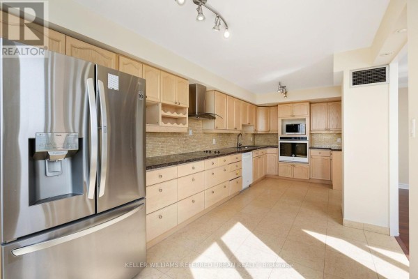 Kitchen - 2903 - 205 Wynford Drive S, Toronto, ON M3C3P4 Photo 4