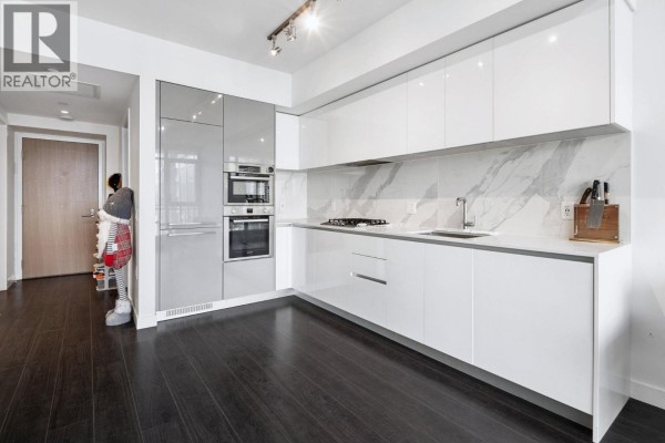2903 2085 Skyline Court, Burnaby, BC V5C0M6 Photo 5