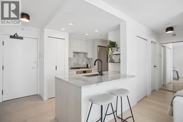2905 198 Aquarius Mews, Vancouver, BC V6Z2Y4 Photo 3