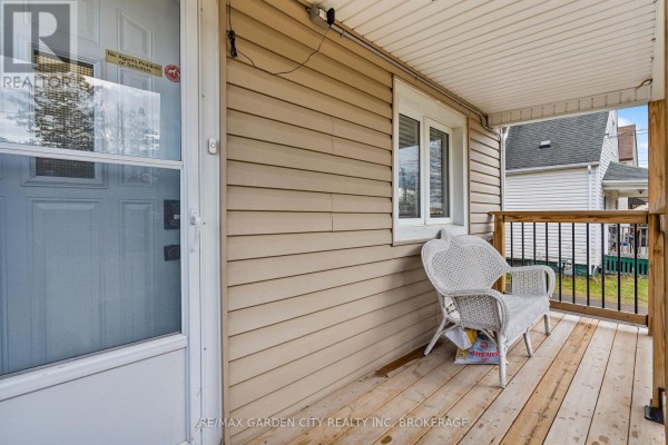 Kitchen - 291 Alberta Street, Welland, ON L3B2W1 Photo 4