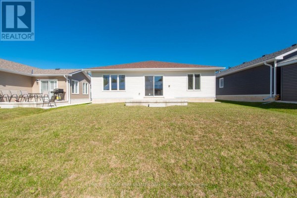Primary Bedroom - 291 Lake Breeze Drive, Ashfield Colborne Wawanosh, ON N7A0C6 Photo 4