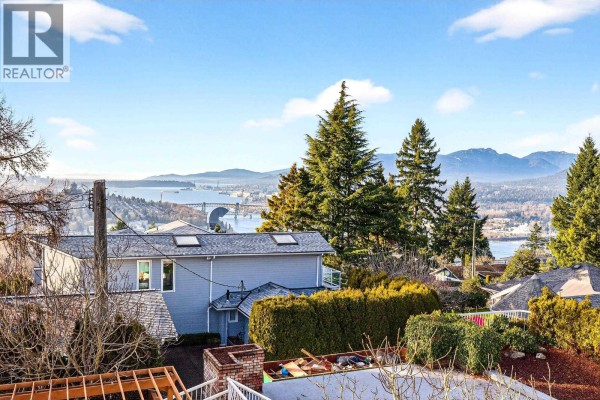 291 N Springer Avenue, Burnaby, BC V5B1H5 Photo 4