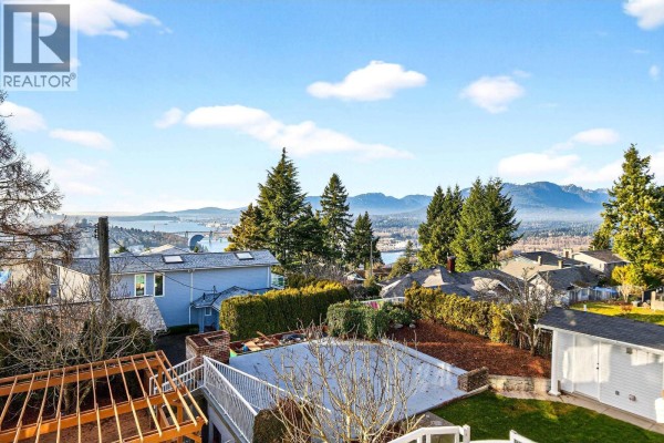 291 N Springer Avenue, Burnaby, BC V5B1H5 Photo 5