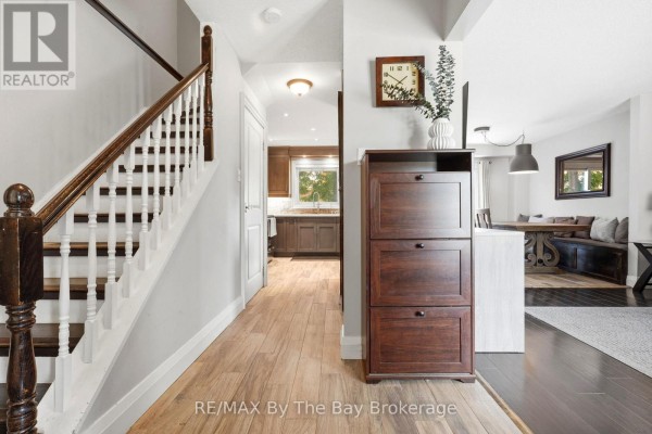 Kitchen - 291 Woodlawn Crescent, Milton, ON L9T4V8 Photo 4