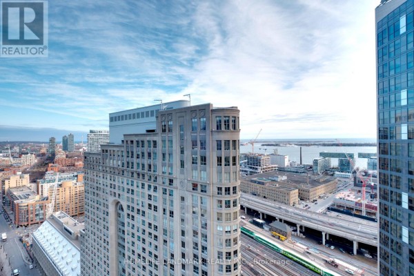 2910 - 8 The Esplanade, Toronto, ON, photo 2