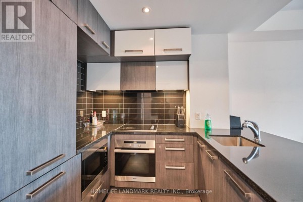2910 - 8 The Esplanade, Toronto, ON, photo 3
