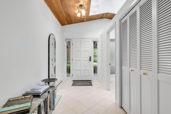 2910 Chantrell Place, Surrey, BC V4A4A5 Photo 3