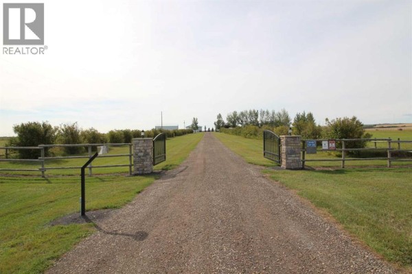 Office - 291055 Township Road 290, Rural Rocky View County, AB T0M0S0 Photo 5