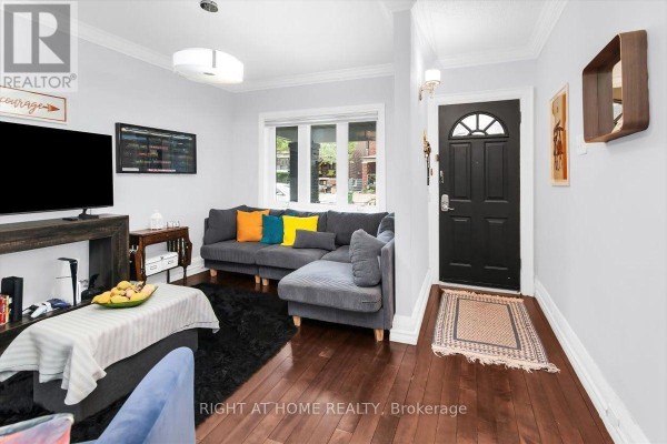 Kitchen - 292 Arlington Avenue, Toronto, ON M6C2Z7 Photo 3