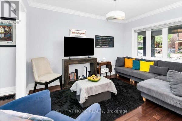 Bedroom - 292 Arlington Avenue, Toronto, ON M6C2Z7 Photo 5