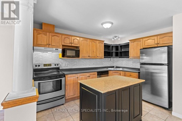Bathroom - 292 Briarmeadow Drive, Kitchener, ON N2A4L1 Photo 5