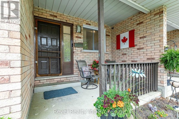 Living room - 292 Kensington Avenue, Ingersoll, ON N5C3X1 Photo 5