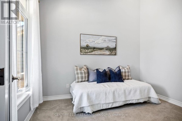 Primary Bedroom - 292 Walnut Street, Lucan Biddulph, ON N0M2J0 Photo 4