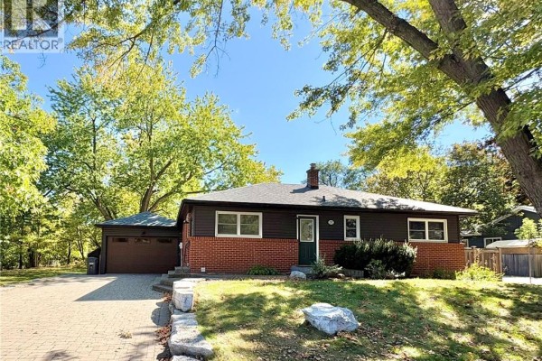 292 Woodward Avenue Unit# Lower, Milton