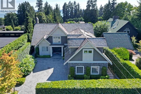 2920 Mathers Avenue, West Vancouver, BC V7V2K1 Photo 4