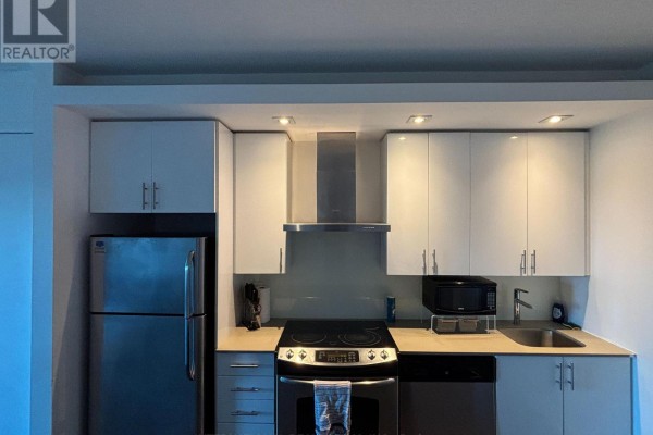 Kitchen - 2923 - 165 Legion Road N, Toronto, ON M8Y0B3 Photo 3