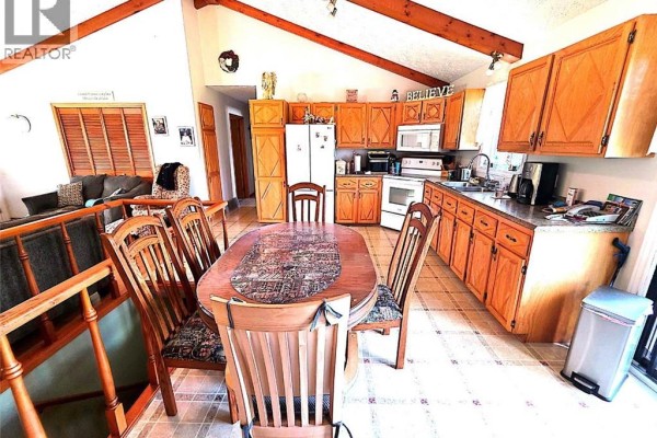 Bath (# pieces 1-6) - 2923 Route 205, Saint Francois De Madawaska, NB E7A1R4 Photo 2