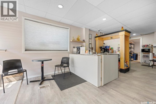 2924 Dewdney Avenue, Regina, SK S4T0X9 Photo 5