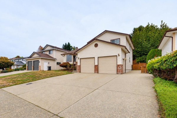 2924 Glenshiel Drive, Abbotsford, BC V3G1G8 Photo 3