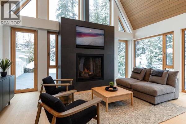2925 Kadenwood Drive, Whistler, BC V8E0L6 Photo 4