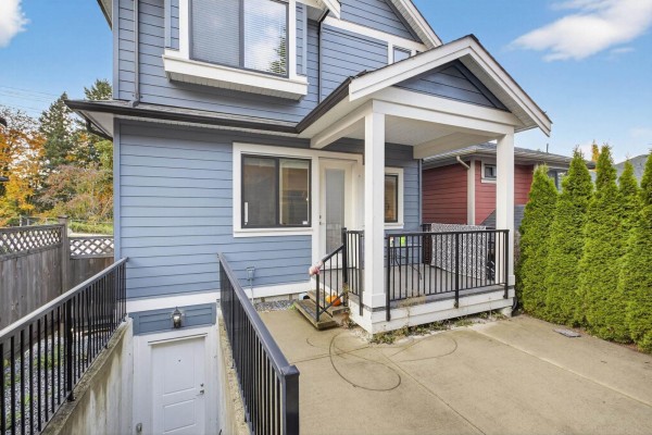 2926 160 Street, Surrey, BC V3Z3W1 Photo 3