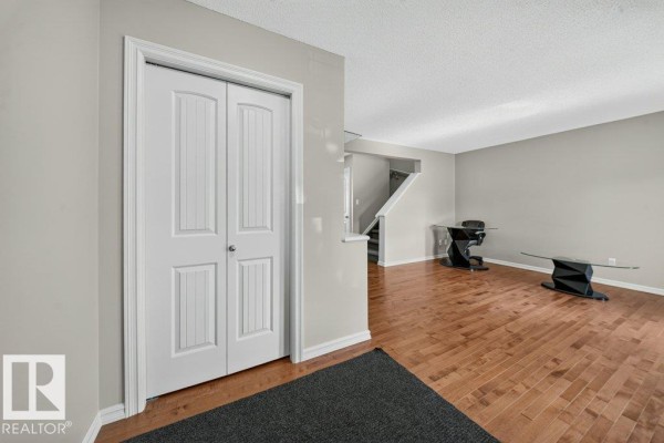 Kitchen - 2926 21a Av Nw, Edmonton, AB T6T0K3 Photo 3