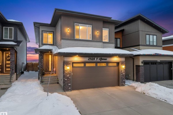 Kitchen - 2928 1 Av Sw, Edmonton, AB T6X3E2 Photo 3