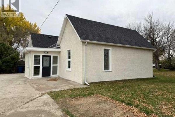 Kitchen - 293 N 100  W, Raymond, AB T0K2S0 Photo 3