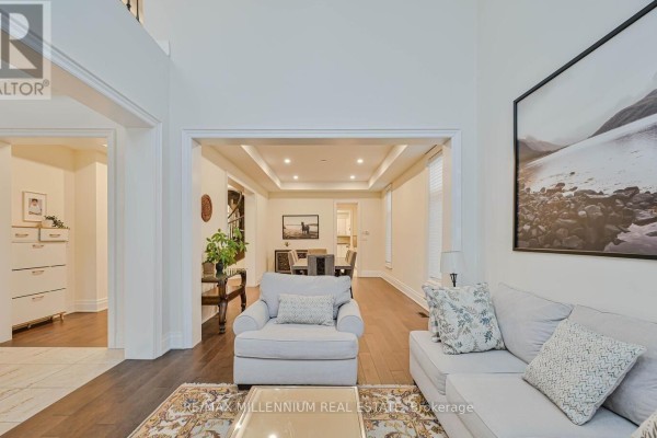 Living room - 293 Torrey Pines Road, Vaughan, ON L4H3X3 Photo 4