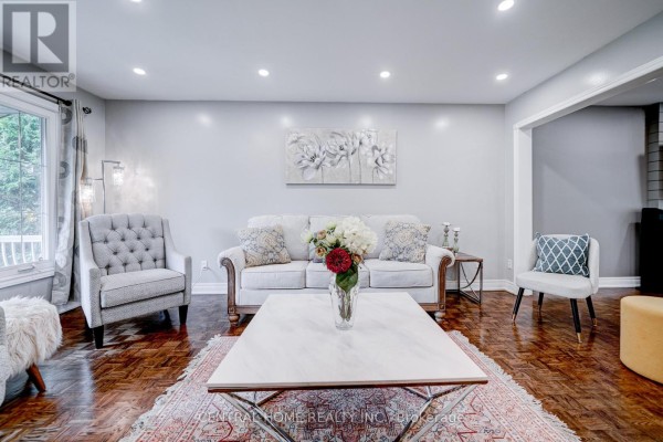 Family room - 293 Worth Boulevard, Vaughan, ON L4J7V9 Photo 4