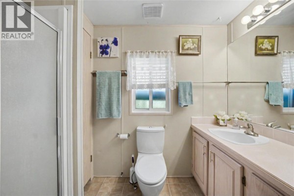 Primary Bedroom - 2930 Brown Road Unit# 23, Salmon Arm, BC V1E4M1 Photo 4