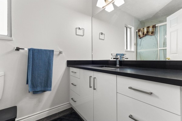 2930 Edgehill Avenue, Abbotsford, BC V2T5J9 Photo 5