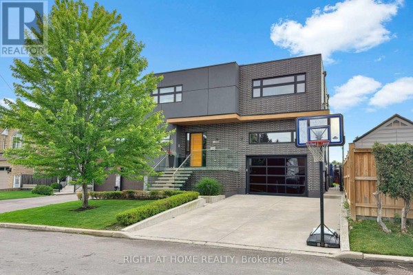 2931 Lansdowne Avenue, Toronto, ON, photo 2
