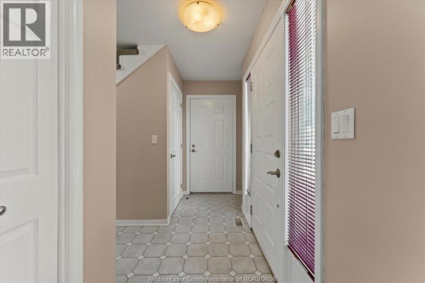3pc Ensuite bath - 2935 Mckay Avenue, Windsor, ON N9E2R1 Photo 4
