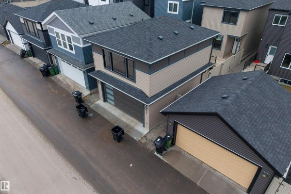 2937 Coughlan Gr Sw, Edmonton, AB, photo 2