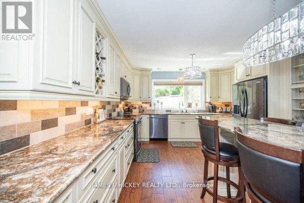 Family room - 294 Lau-ren Road, Laurentian Hills, ON K0J1P0 Photo 4