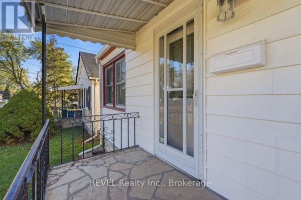 Living room - 294 Wellington Street, Port Colborne, ON L3K2K3 Photo 3
