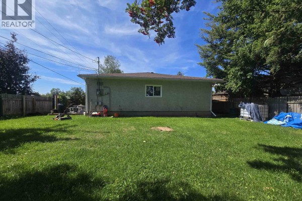 Bedroom 2 - 2940 2nd Avenue, Prince George, BC V2M1E8 Photo 4