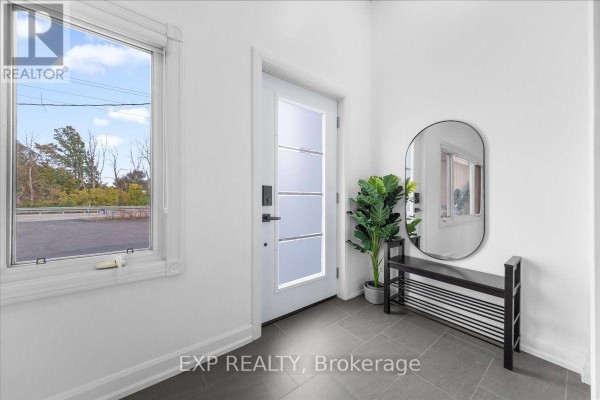 2940 Prince Of Wales Drive, Ottawa, ON K2E0B2 Photo 2
